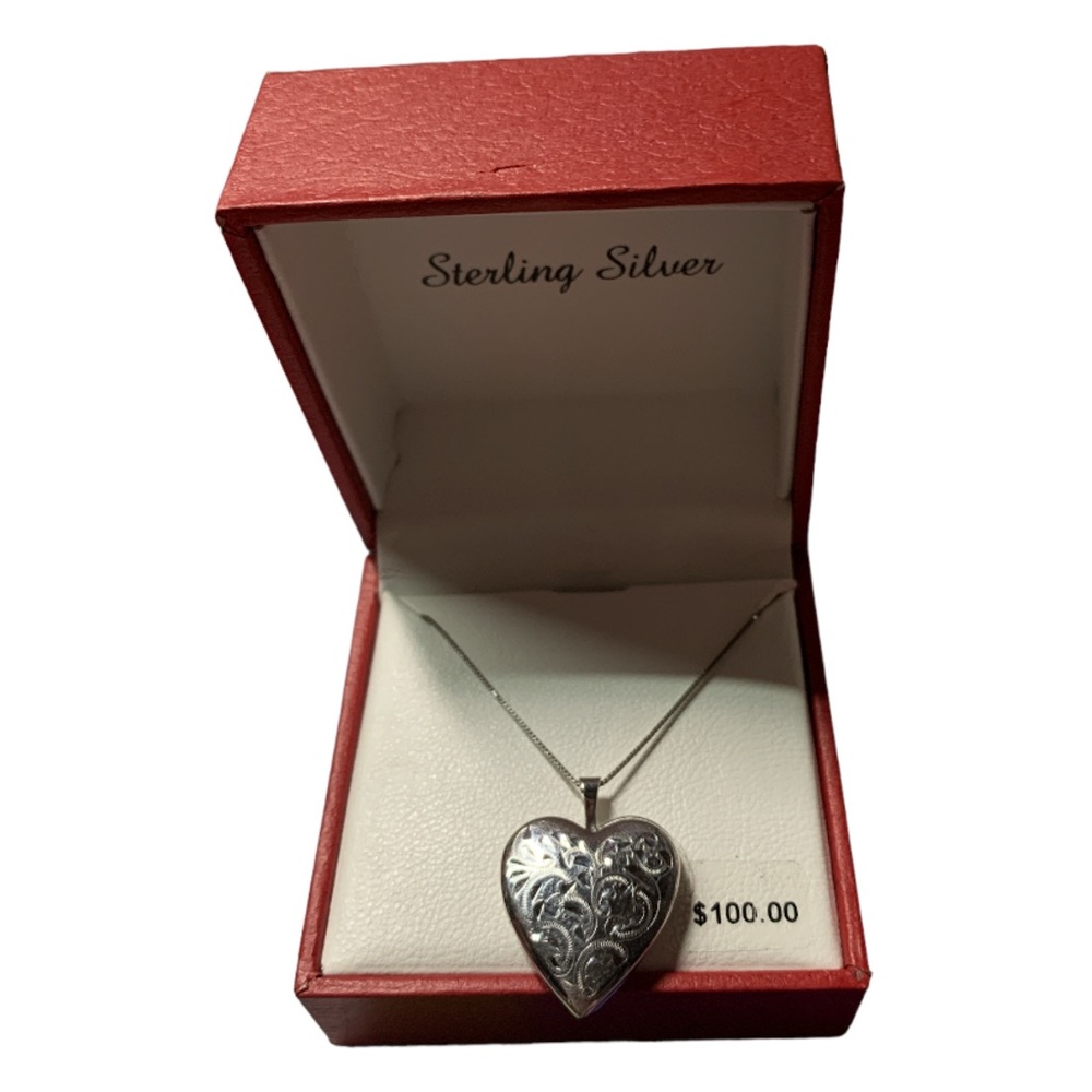 Kohls 925 SS Sterling Silver Womens Heart Locket Necklace Christmas Gift for Mom